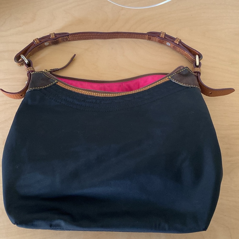 Vintage Dooney & Bourke nylon bag, black with fuchsia interior, leather handle